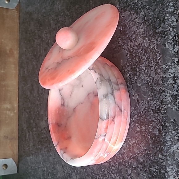 Vintage Pink Marbled Soap Stone Vanity Dish with Lid - Picture 3 of 12